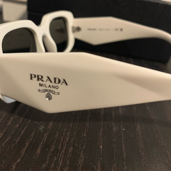 PRADA PR 17WS Sunglasses - Picture 3 of 5